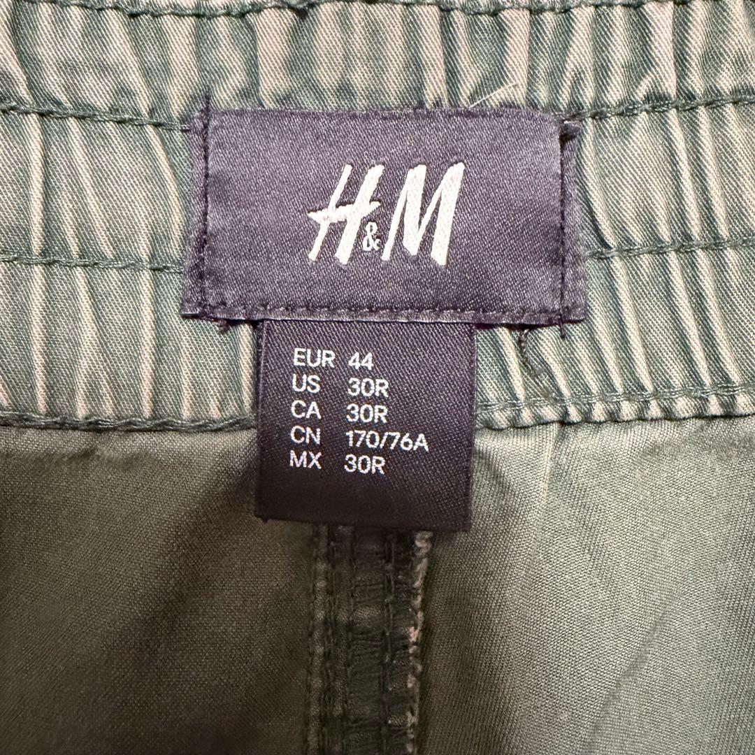 H&M ショートパンツ US30R オリーブ ウエストゴムの写真3枚目