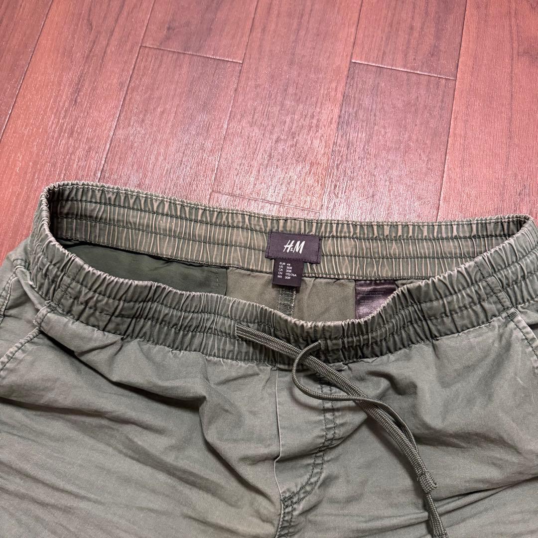 H&M ショートパンツ US30R オリーブ ウエストゴムの写真4枚目