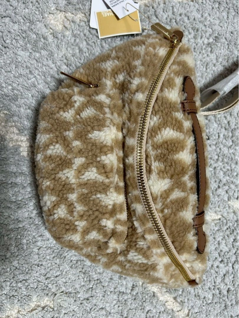 【Michael Kors】 ERINウエストパック クロスボディ ミディアムの写真5枚目