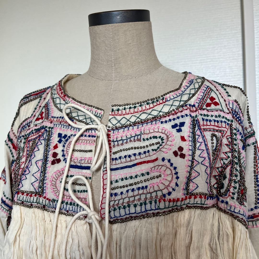 【mes demoiselles paris】刺繍ブラウスの写真2枚目