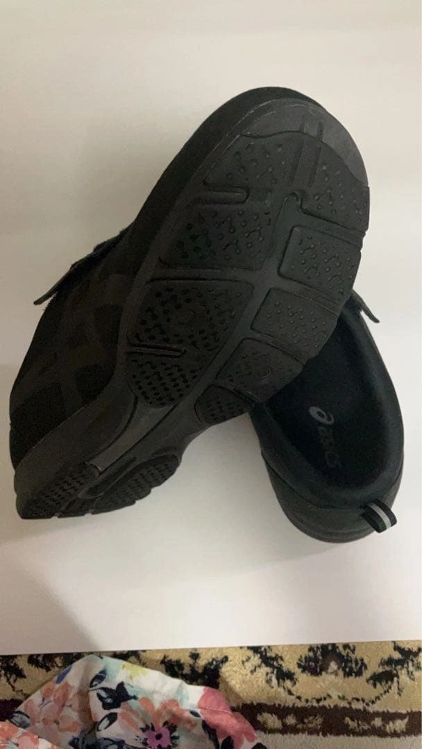 asics ブラック スニーカーの写真5枚目