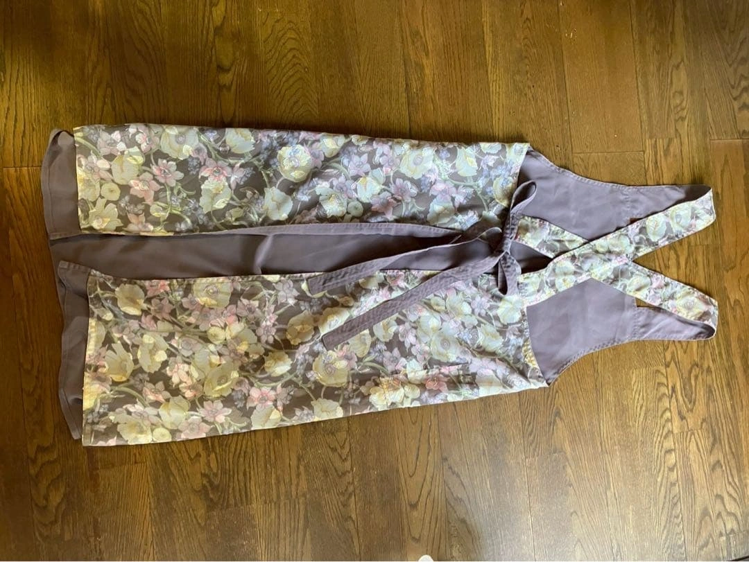 花柄エプロンの写真2枚目