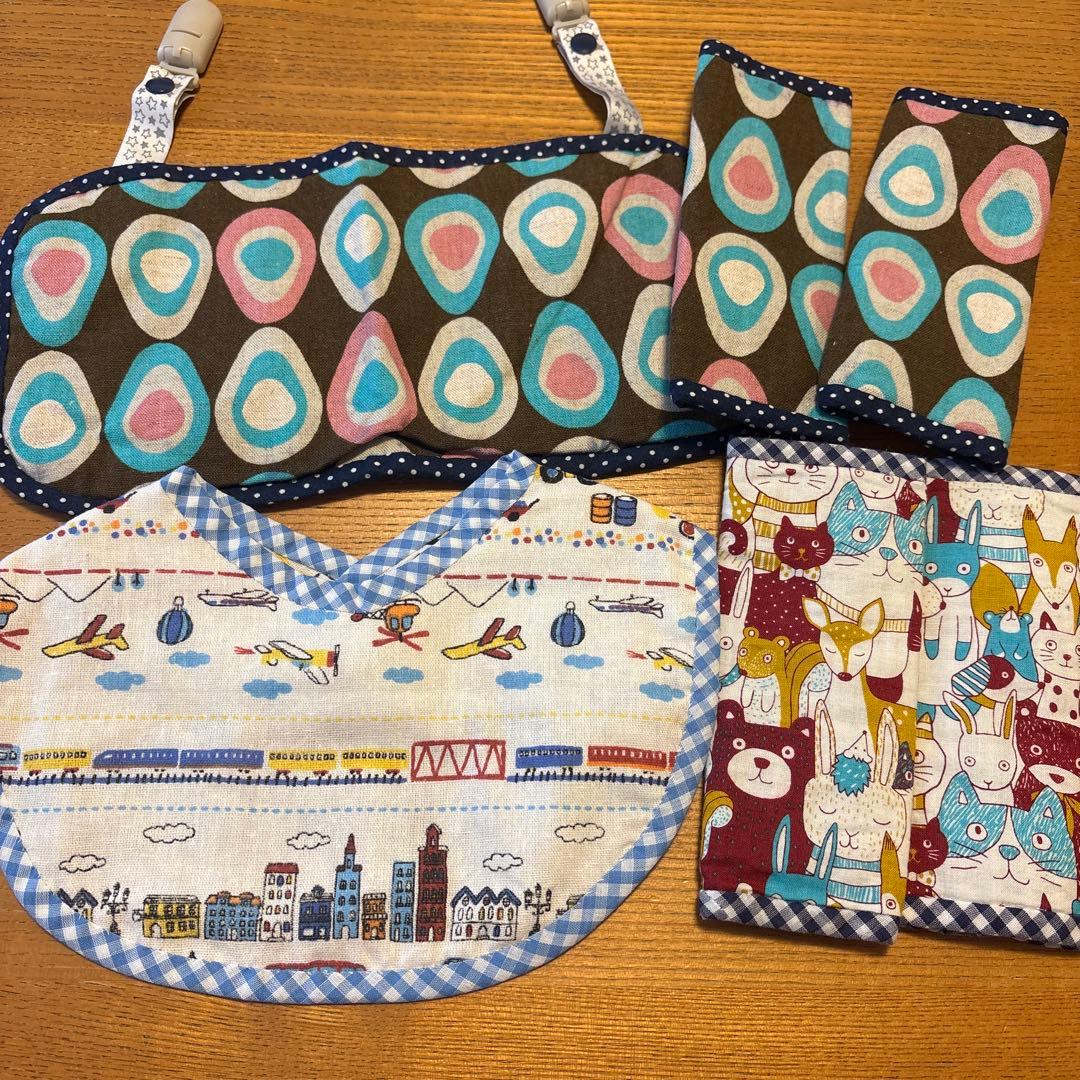 ハンドメイド　スタイ　抱っこ紐よだれカバーなど