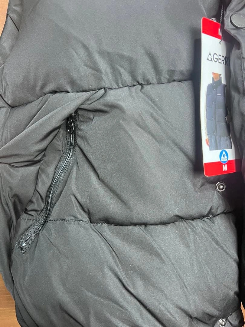 【新品タグ付き】GERRY ダウンベスト/ブラック/Mサイズ/超軽量・超保温の写真6枚目