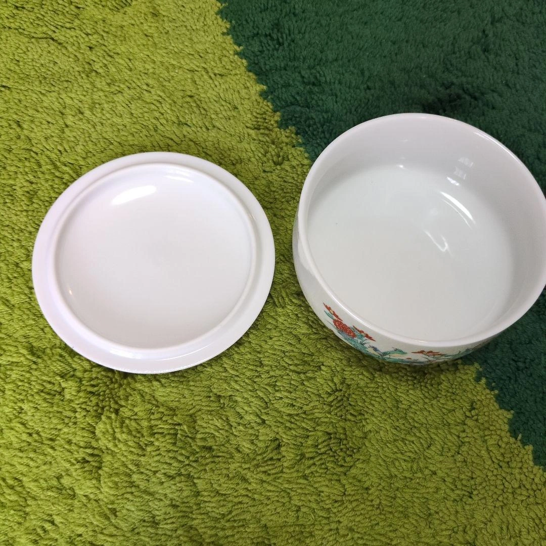 蓋付き煮物椀 花と鳥のデザインの写真2枚目