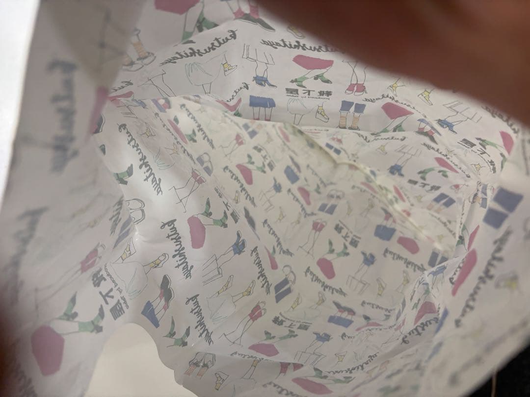 靴下屋イラスト柄 プラスチック製ショップ袋 中型の写真2枚目
