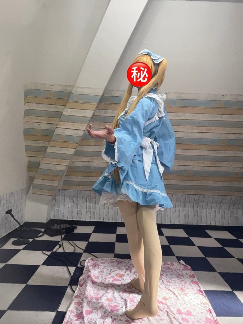 ライトブルーメイド服 ハート模様付き アリスモチーフの写真2枚目