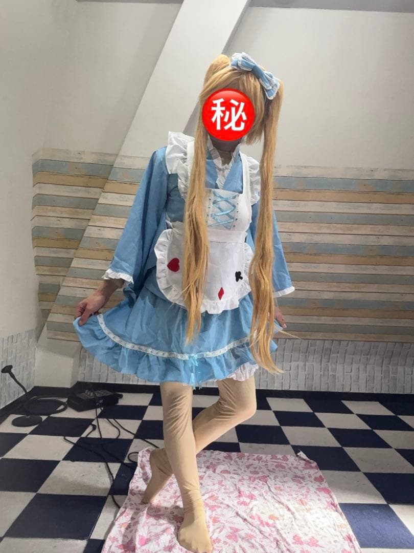 ライトブルーメイド服 ハート模様付き アリスモチーフの写真3枚目