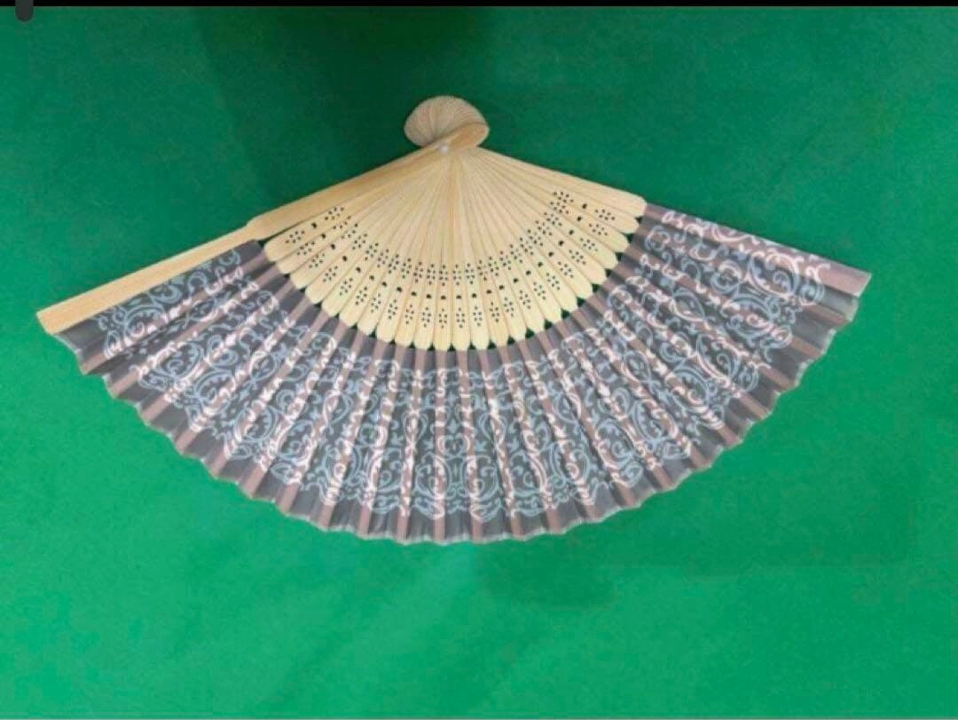 未使用 グレー花模様 扇子
