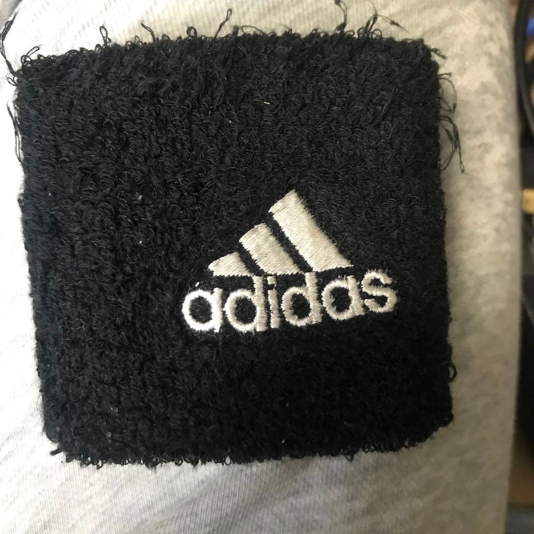 adidas 黒 リストバンド タオル地