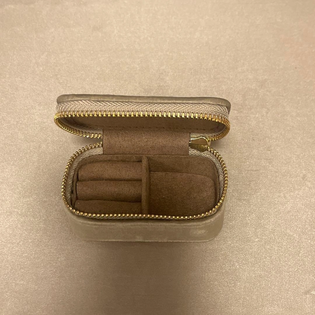 新品未使用】アクセサリーケース 小型の写真2枚目