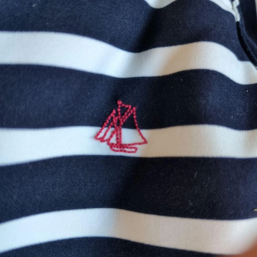 PETIT BATEAU フード付きジャンプスーツ 12M 2枚セットの写真2枚目