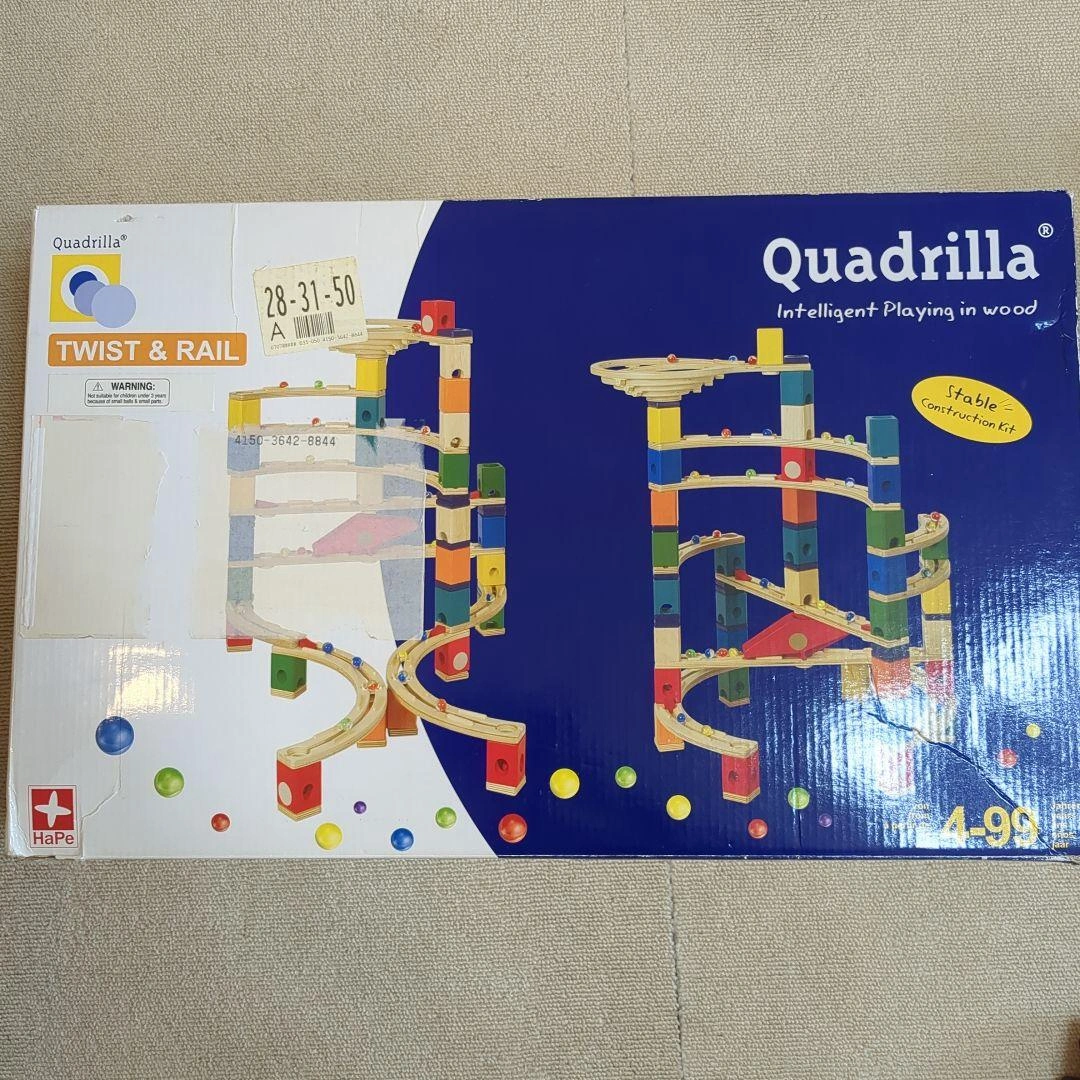 Quadrilla Twist & Rail 知育玩具 クアドリラ