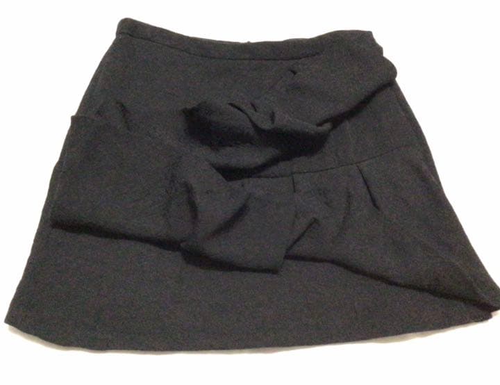 美品　ザラ　ジャガード地柄　フリルスカート　ヒップハング　黒　日本M/ usSの写真4枚目