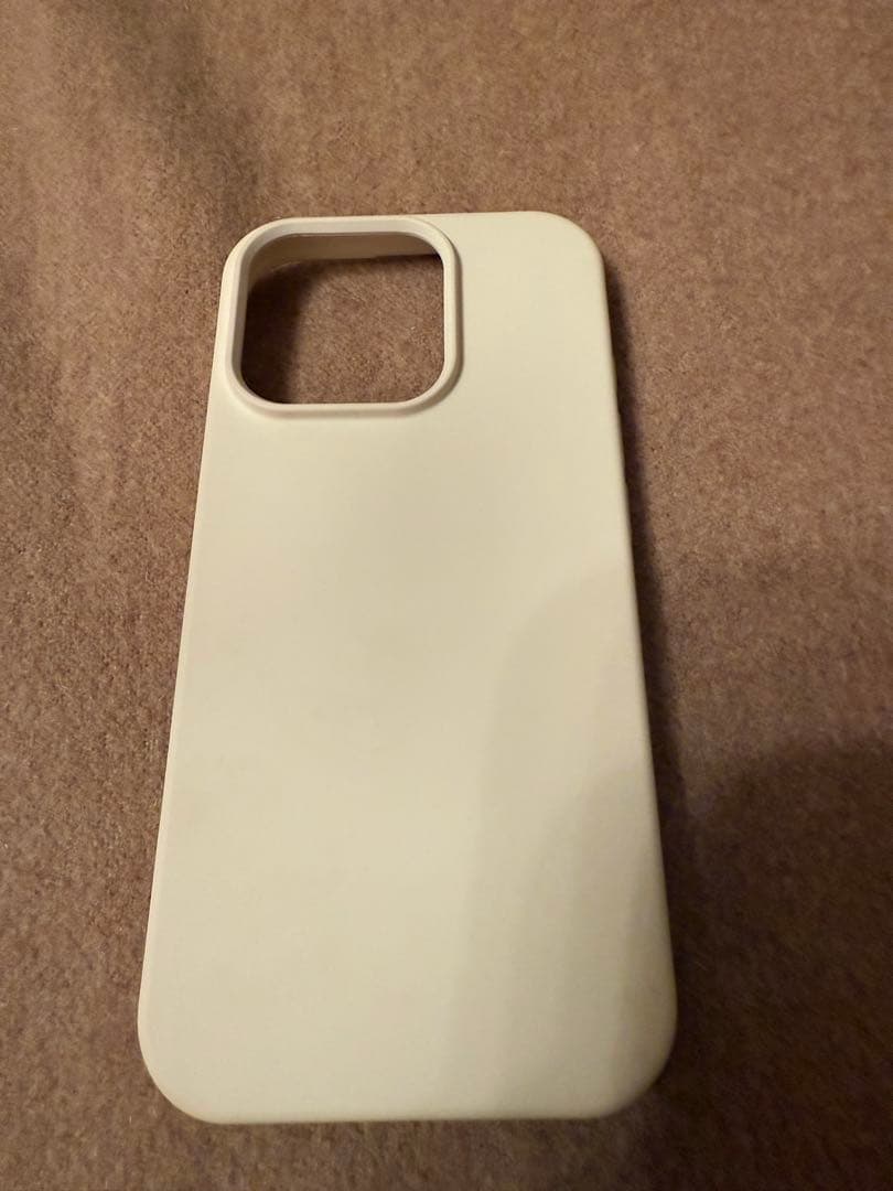 iPhone16Pro用 リキッドシリコンケース,ソフトバックプロテクションの写真2枚目