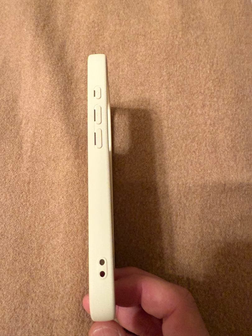 iPhone16Pro用 リキッドシリコンケース,ソフトバックプロテクションの写真4枚目