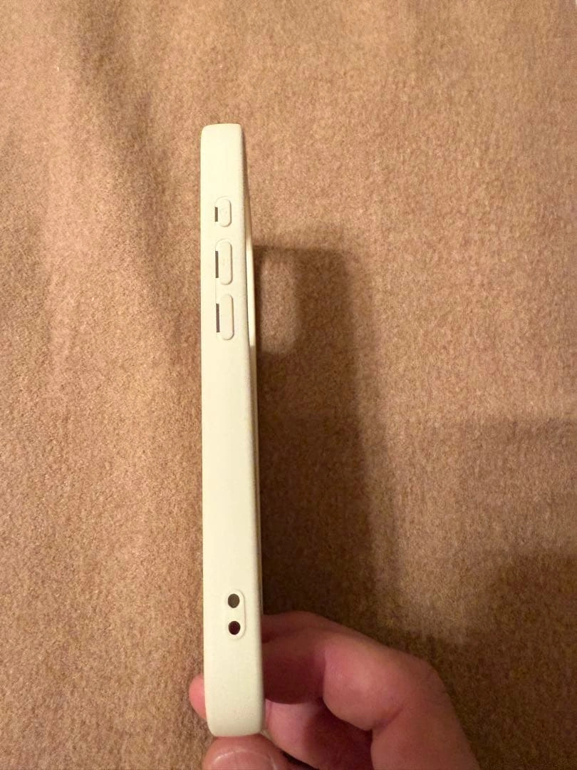 iPhone16Pro用 リキッドシリコンケース,ソフトバックプロテクションの写真4枚目