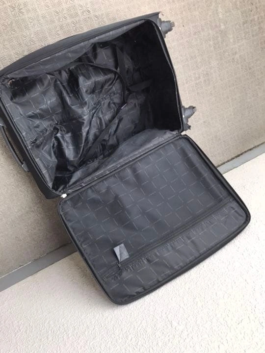 【他商品を詰める物としての利用がおすすめ】致命的欠陥有りの大きなキャリーリュックの写真3枚目