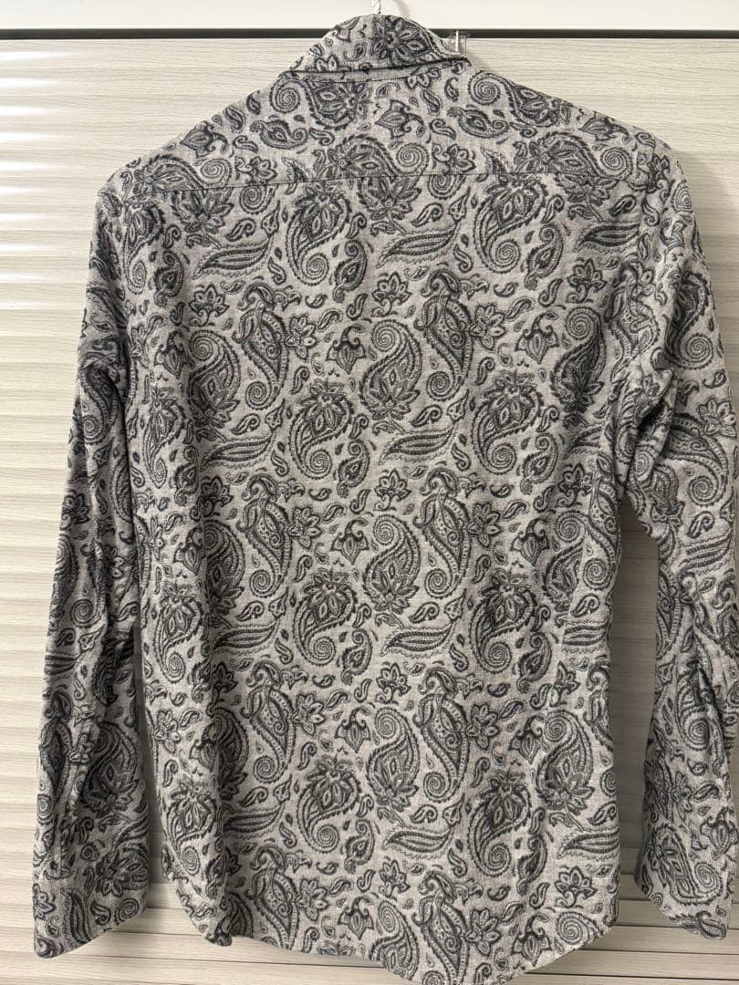 Men’s Bigi（メンズビギ） ペイズリー総柄 長袖ボタンシャツの写真2枚目