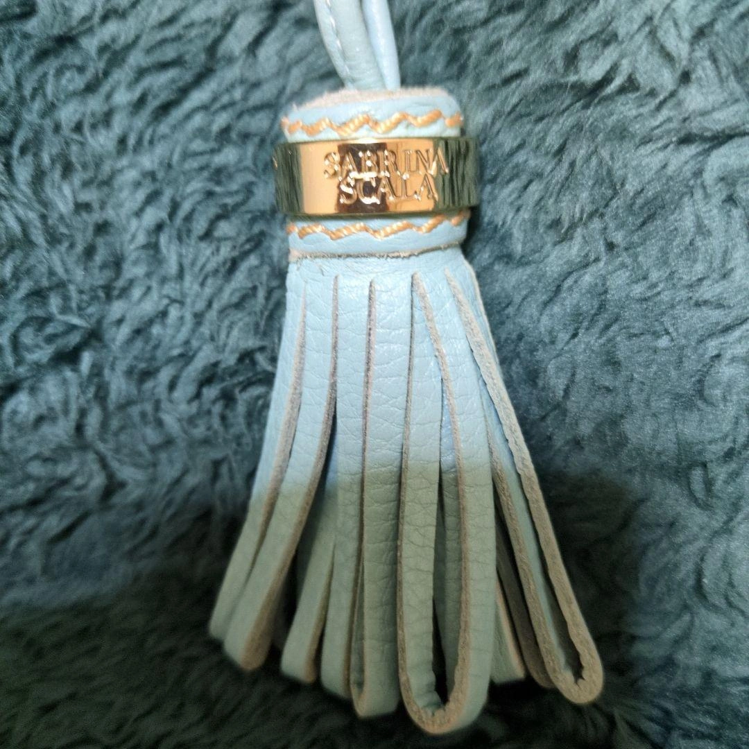 値下げ美品♥SABRINA SCALA✨綺麗な 空色レザーキーホルダーの写真2枚目