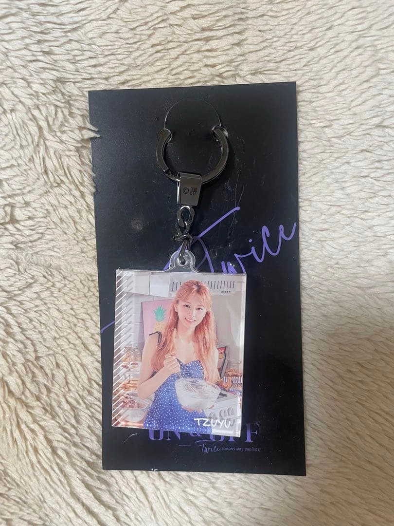 TWICE シーグリ キーホルダー ツウィ ON&OFFの写真2枚目