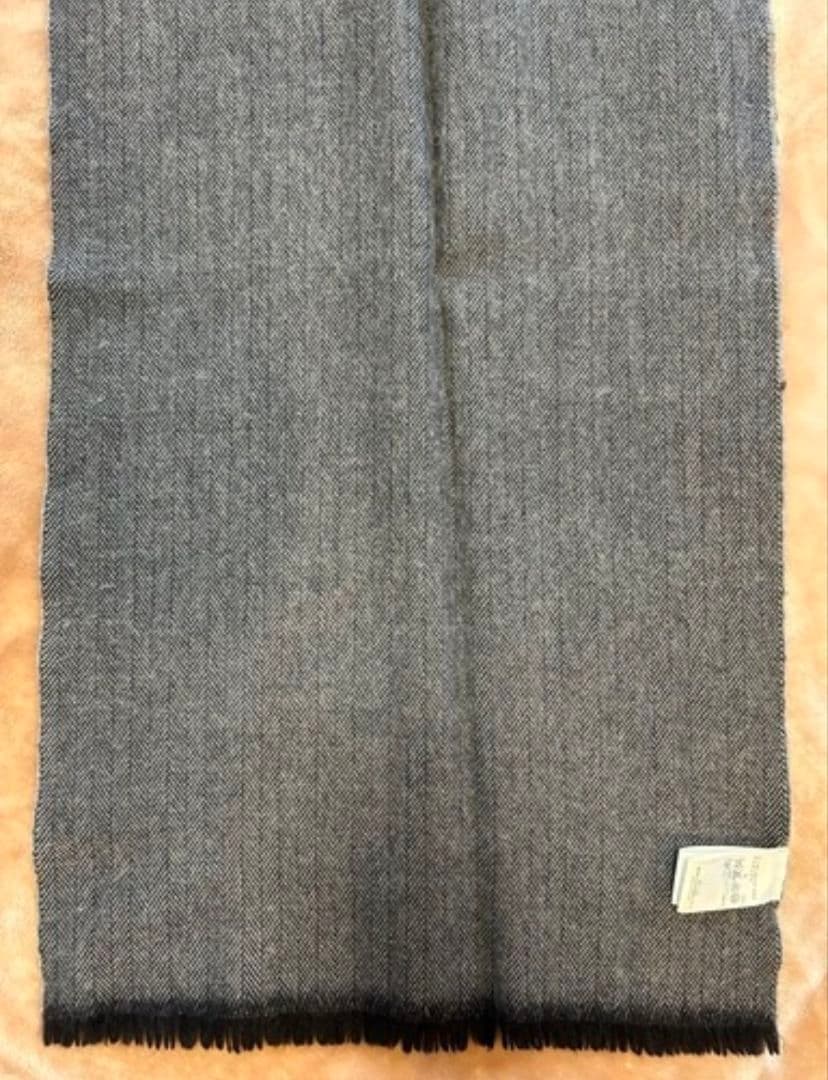 【極美品】BEAMS HEART ウール100% ヘリンボーン マフラー 日本製の写真4枚目