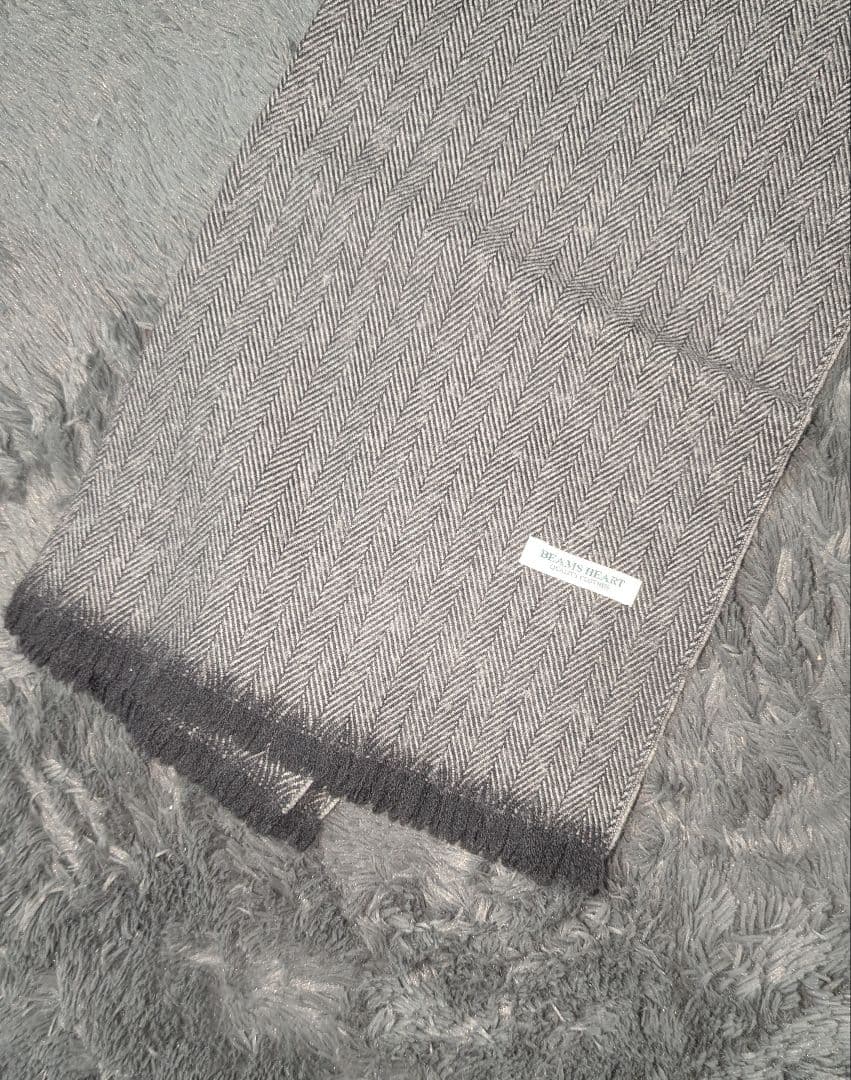 【極美品】BEAMS HEART ウール100% ヘリンボーン マフラー 日本製の写真6枚目