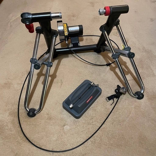 【再再値下げ・静音・安定】ミノウラ V270 固定ローラー台 付属品多数（前輪台・クイック付）の写真5枚目
