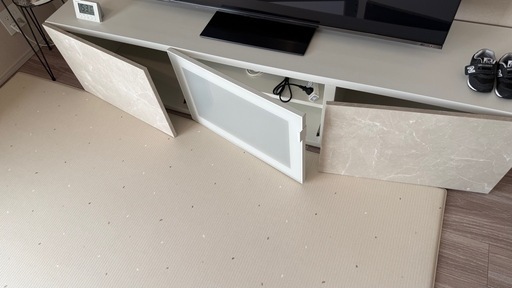 IKEA ベストー　テレビ台の写真2枚目