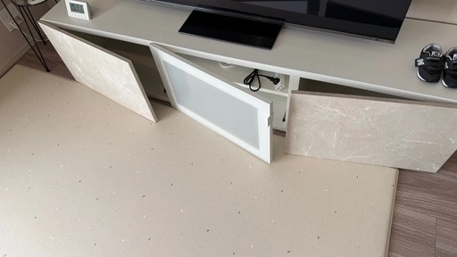 IKEA ベストー テレビ台の写真2枚目