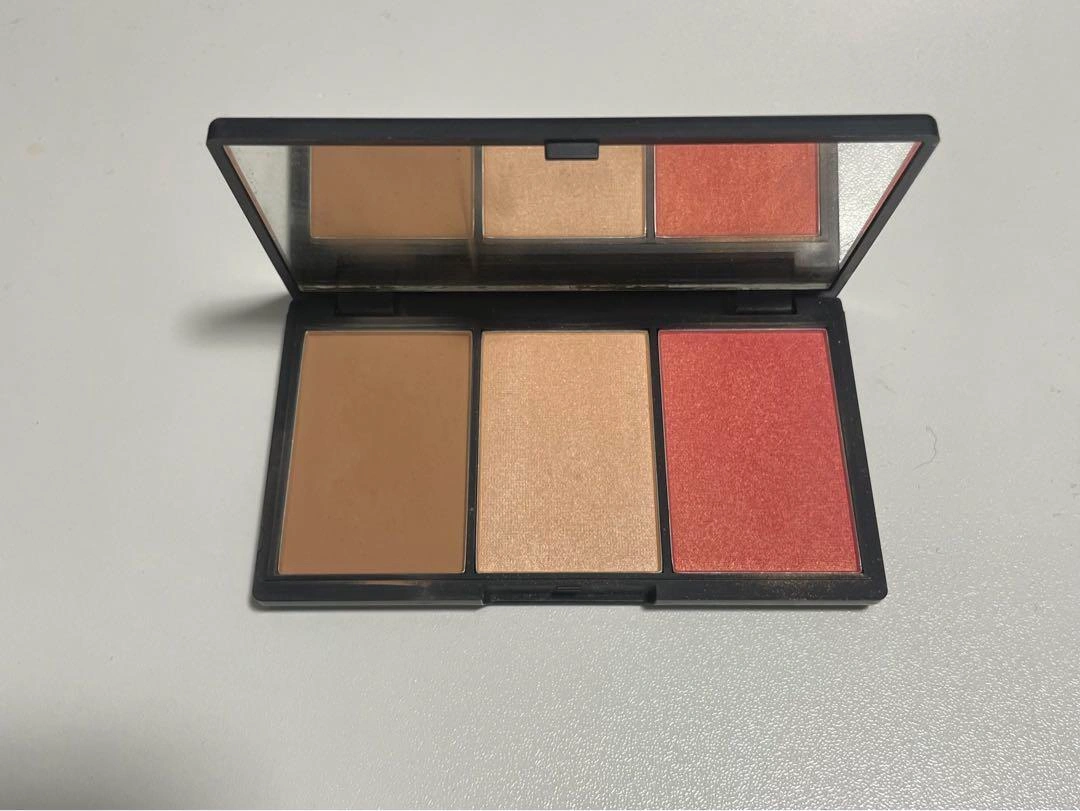 SLEEK face form チック・ハイライト・シェディング一体