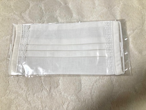 ハンドメイド　小花柄＆白レース手作りマスク　2枚　新品: 立体マスク 服飾小物の写真4枚目