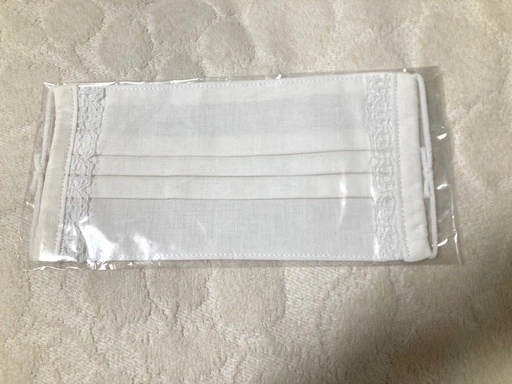 ハンドメイド 小花柄&白レース手作りマスク 2枚 新品: 立体マスク 服飾小物の写真4枚目
