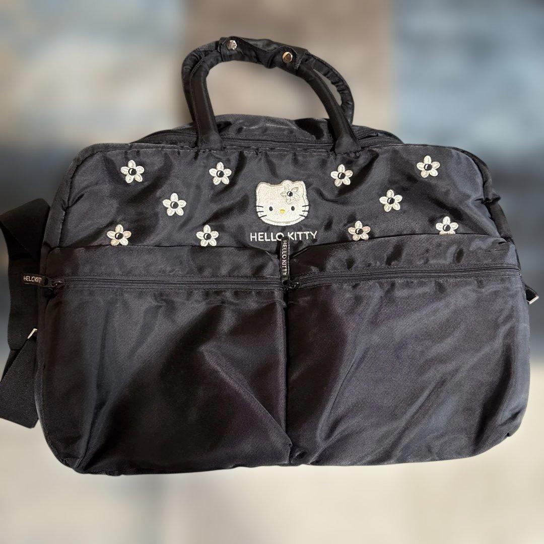 【HELLO KITTY】花刺繍ボストンバッグ ブラック