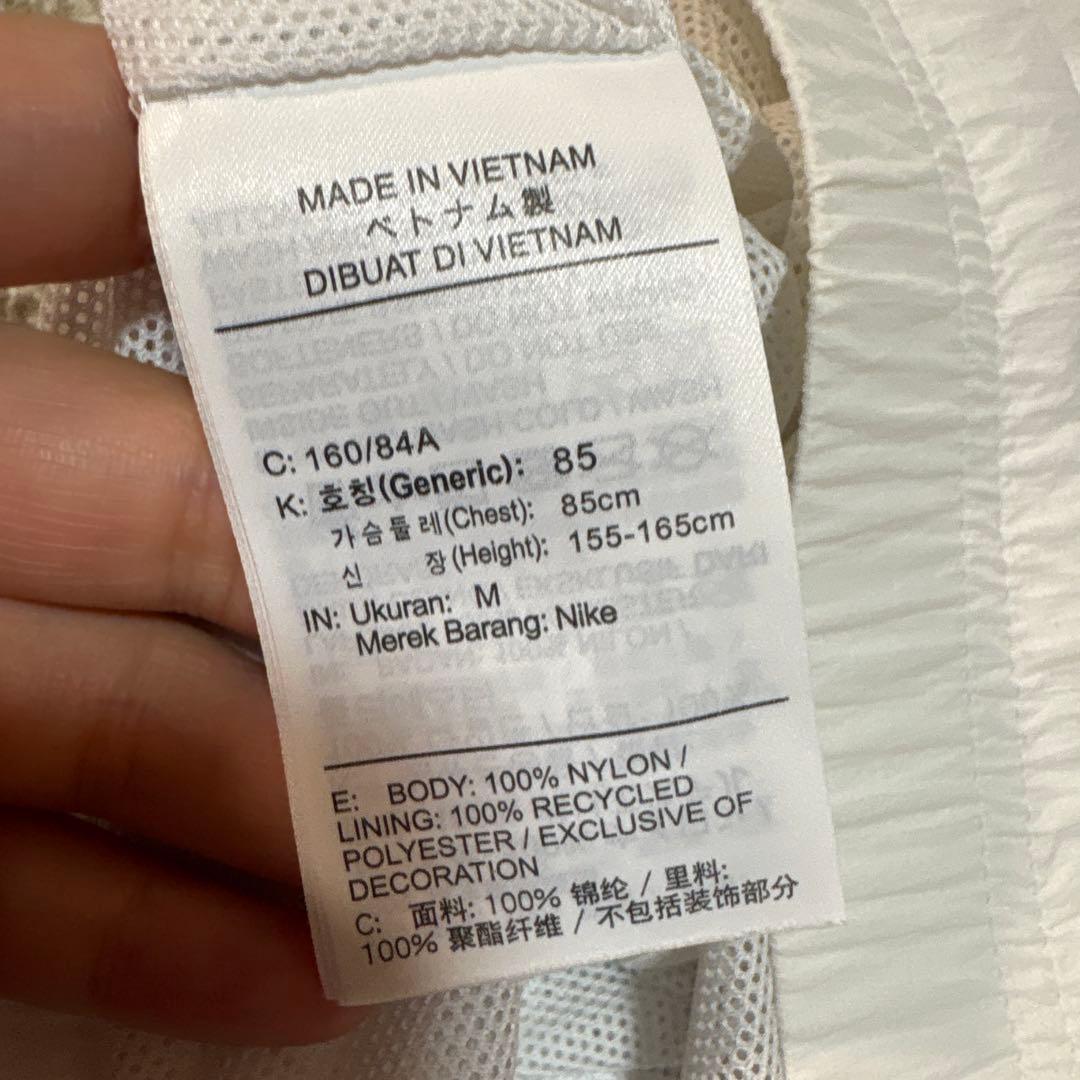 NIKE シルバー ジャンパー BIG SWOOSHの写真4枚目