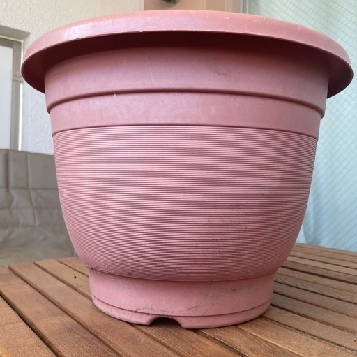 【無料・12号・4/19まで】丸型プランター 直径37.5cm × 高さ28cm プラスチック製・ブラウンの写真3枚目
