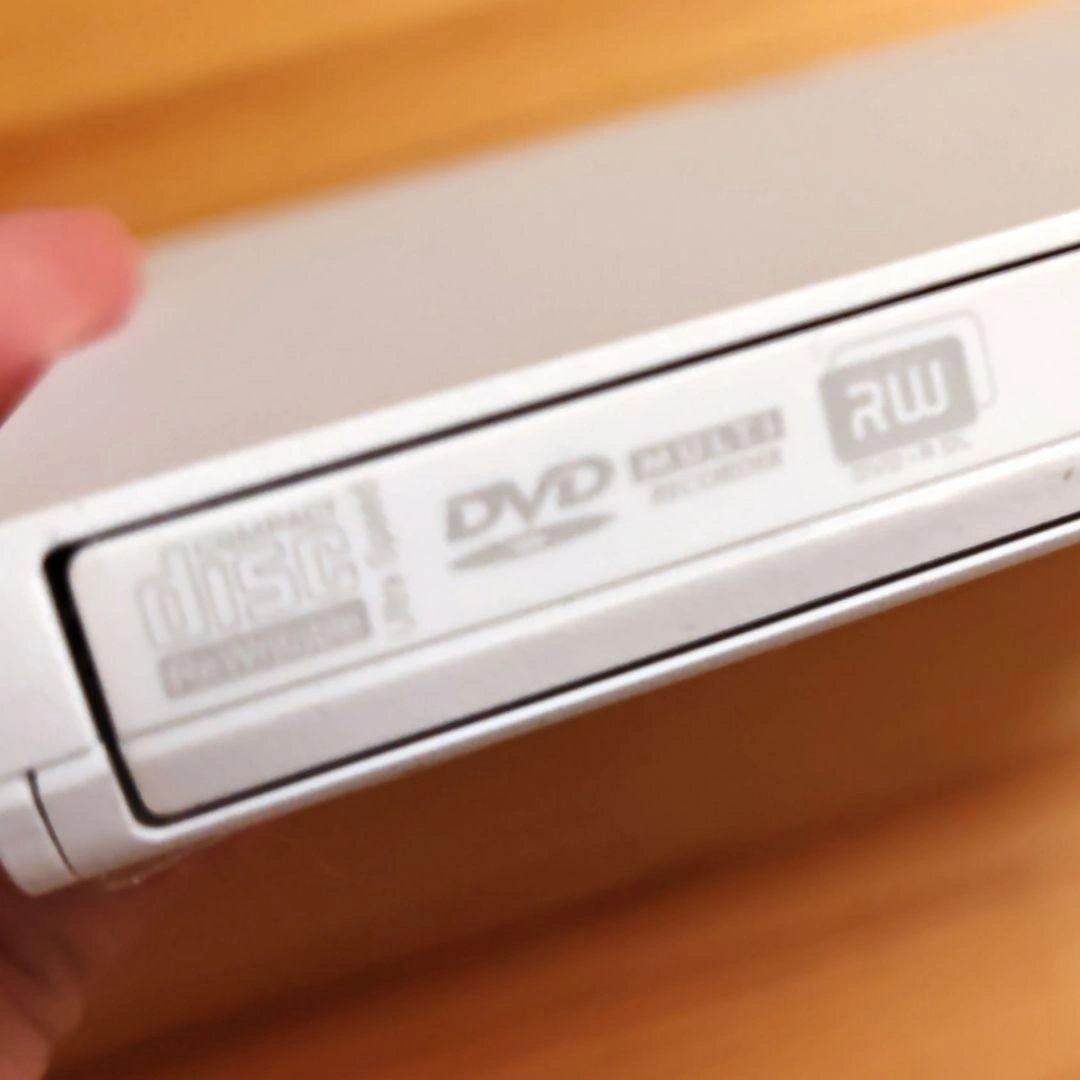 Buffalo DVSM-PTS58U2 USB DVDプレーヤーの写真6枚目
