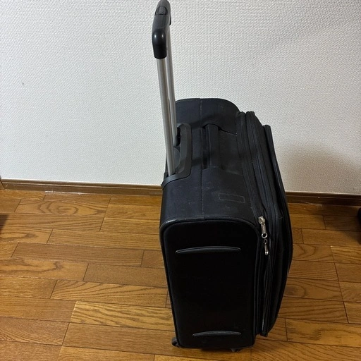 スーツケースの写真2枚目