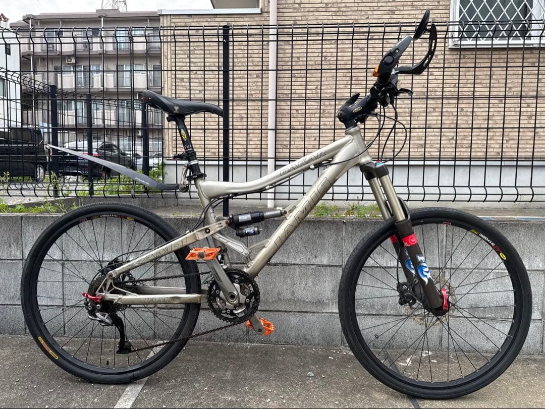 Jamis Dakar XAM 1.0 MTB フルサスペンションの写真2枚目
