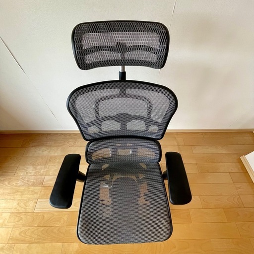 【緊急値下げ・美品・オットマン付】エルゴヒューマンプロ（Ergohuman PRO）高機能チェアの写真4枚目