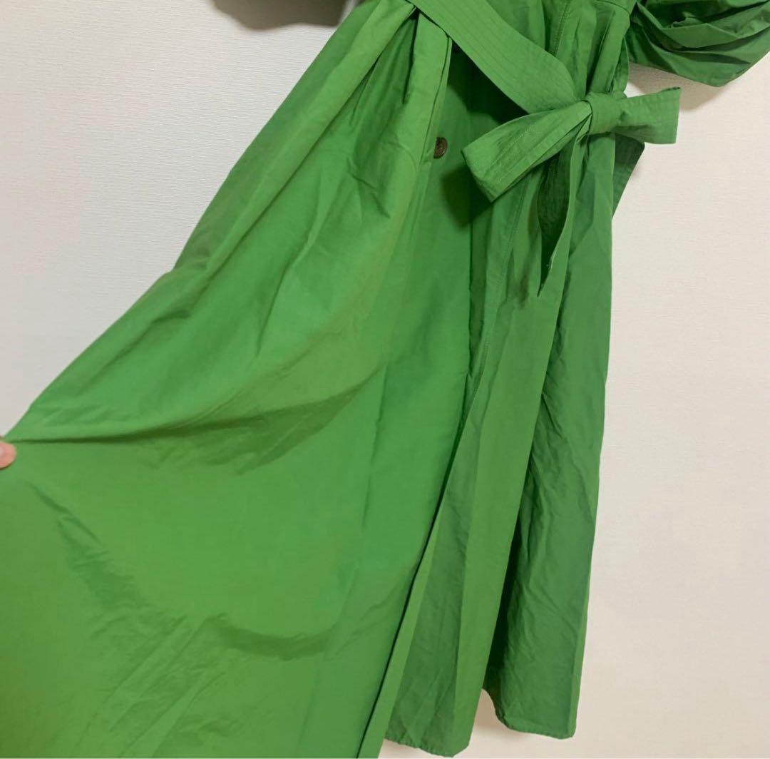完売品 LILY BROWN デコルテトレンチワンピース グリーン Sの写真8枚目