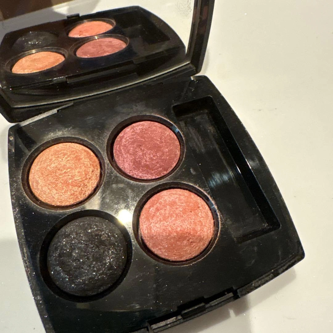 CHANEL アイシャドウパレット 4色入りの写真2枚目