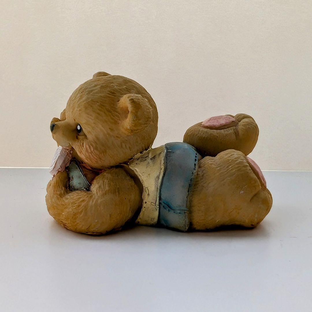 キャンディを持つクマのぬいぐるみの写真2枚目