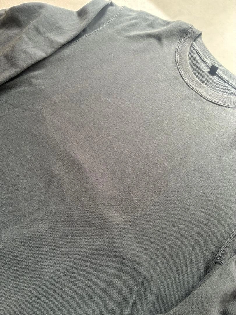 美品 UNIQLO スウェットシャツ ダークグレー Lの写真2枚目