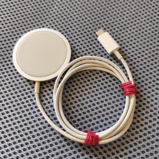 APPLE Magsafe ワイヤレス充電 A2140