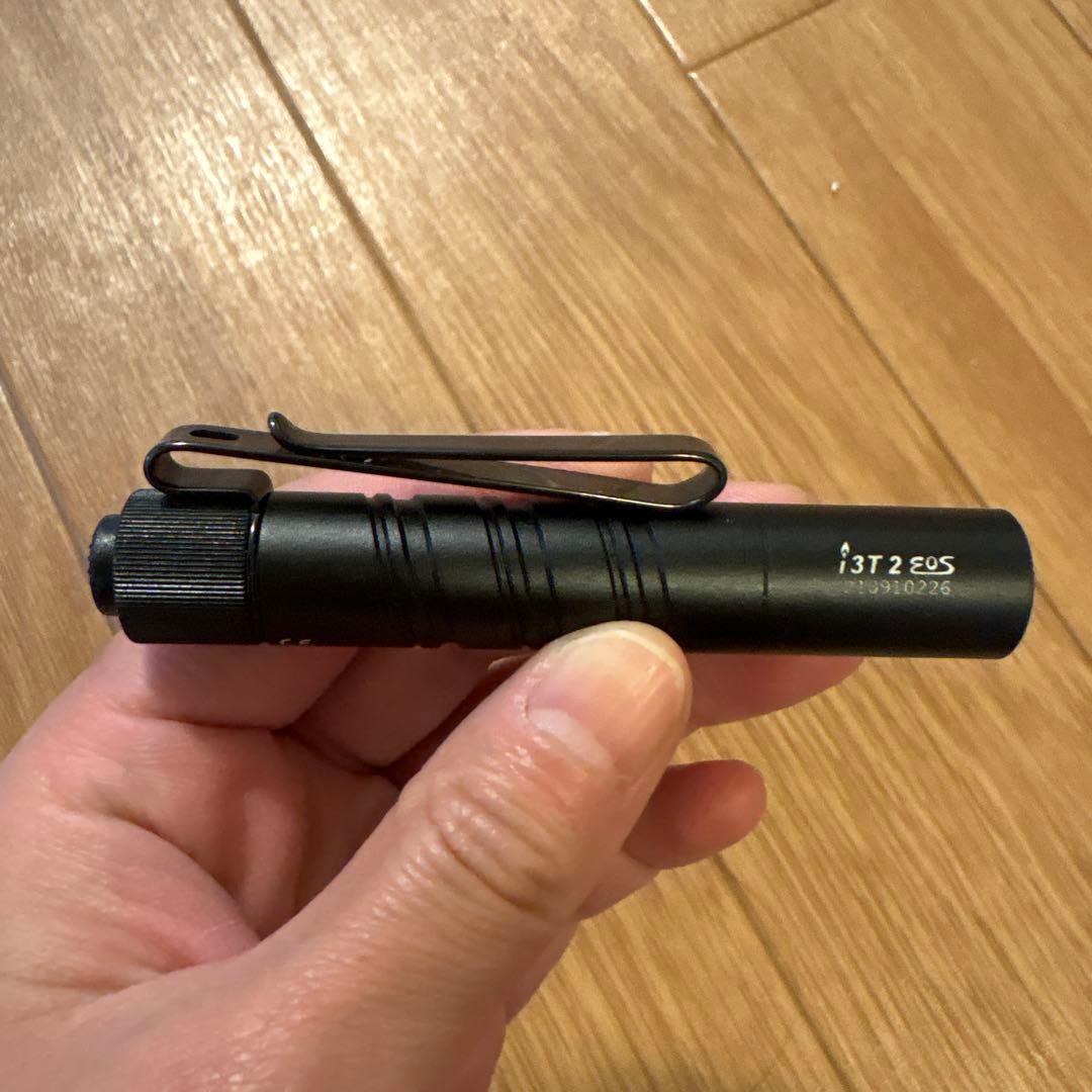 Olight i3T EOS 懐中電灯 黒の写真3枚目