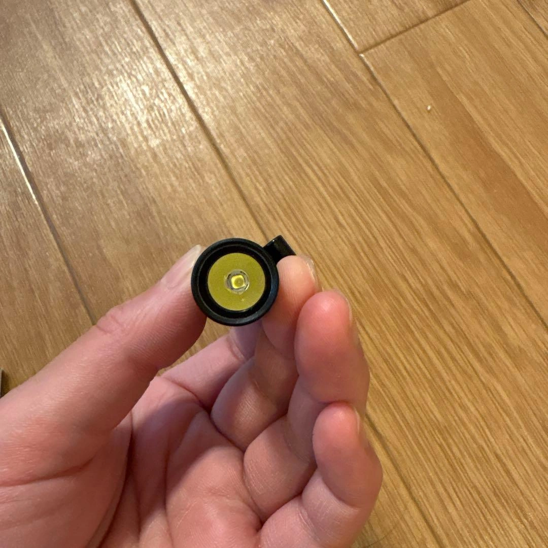 Olight i3T EOS 懐中電灯 黒の写真5枚目