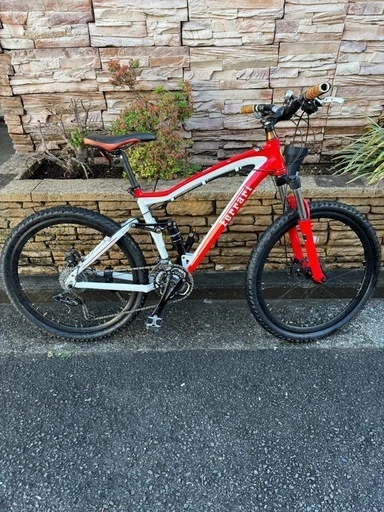 極美品 Ferrari ディスクブレーキ マウンテンバイクの写真2枚目