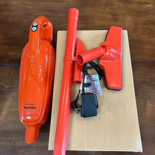 マキタコードレス掃除機 CL103D 未使用のスタンド付の写真4枚目