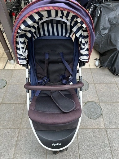アップリカ ファミリア スムーヴ ベビーカーの写真3枚目